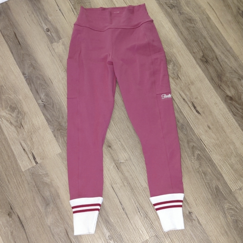 Bombshell ankle sock leggings